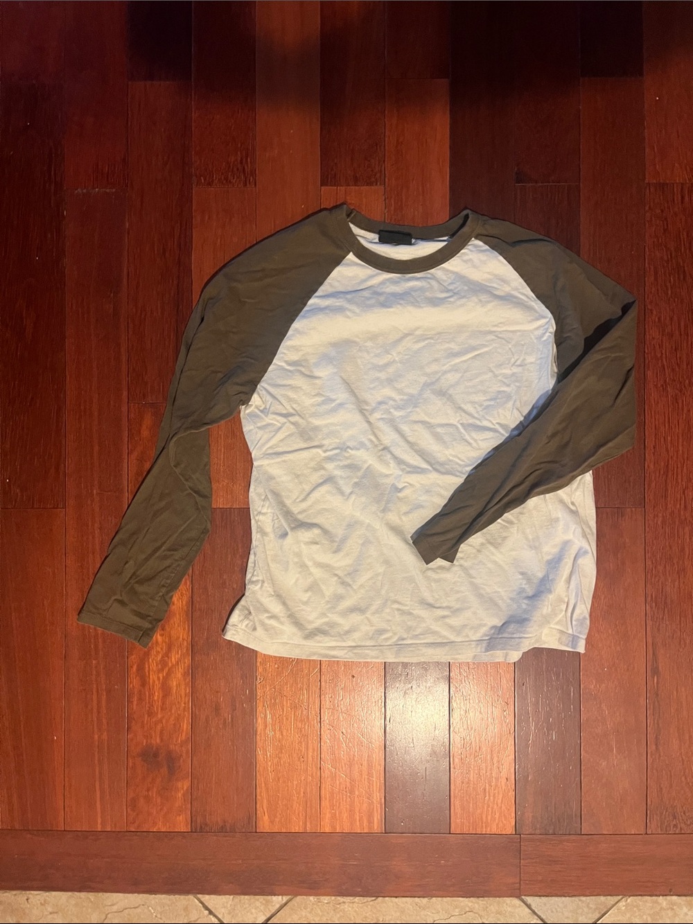 Women’s White and Brown Long-Sleeve Raglan Shirt